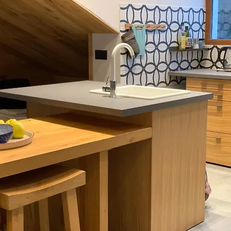Golden Box Apartment *