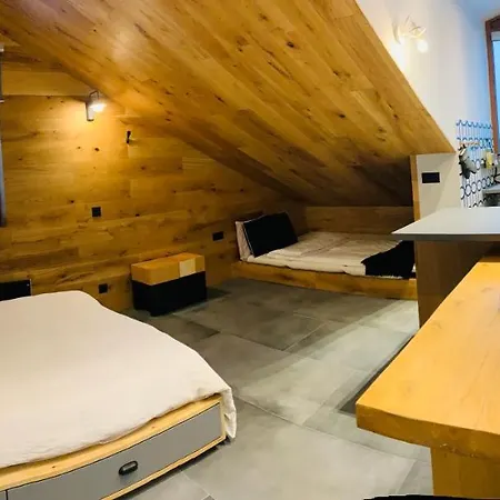Golden Box Apartment *